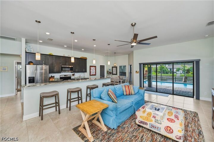 Property Photo:  910 SW 12th Terrace  FL 33991 