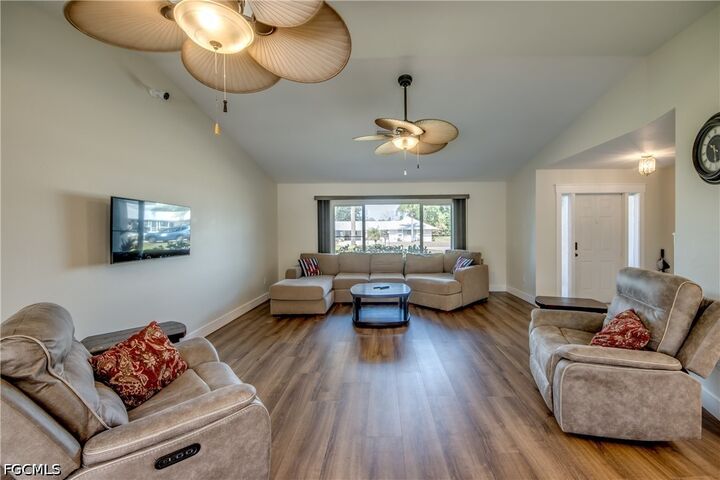 Property Photo:  308 North Avenue  FL 33936 