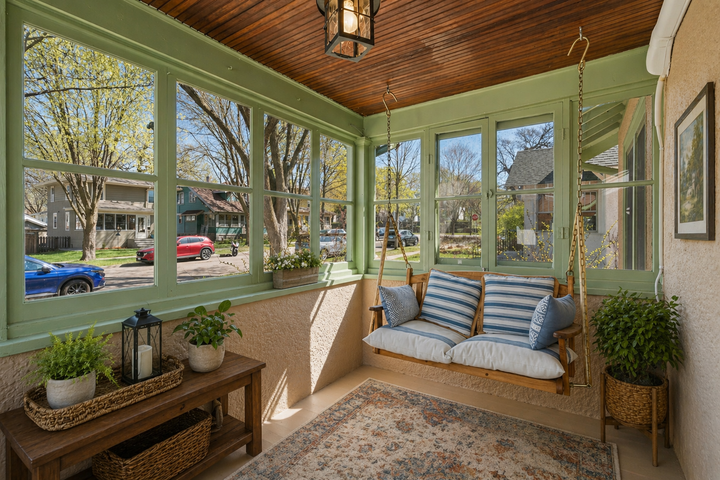 Property Photo:  1594 Wellesley Avenue  MN 55105 