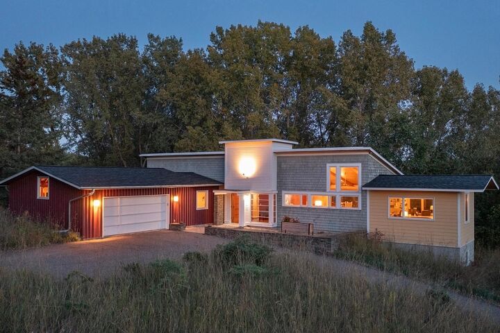 Property Photo:  6 Robb Farm Road  MN 55127 