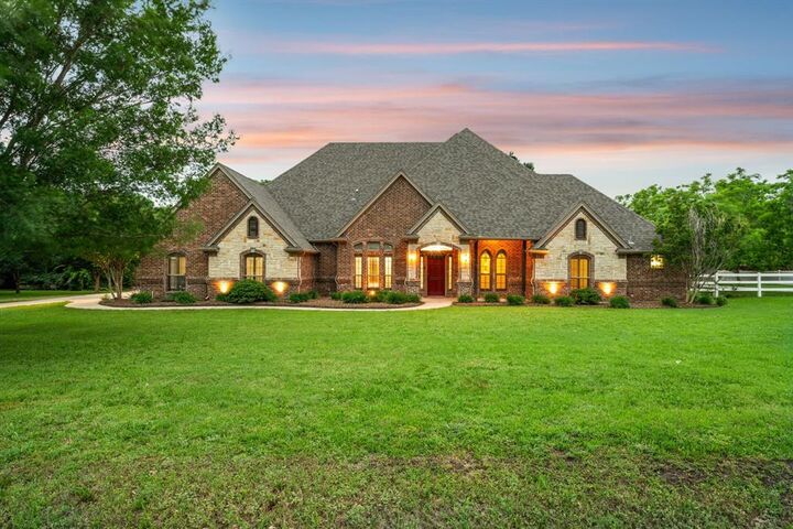 Photo de la propriété:  14201 Meadow Grove Drive  TX 76052 