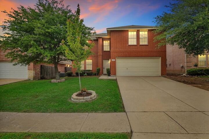 Property Photo:  1110 Caroline Drive  TX 75407 