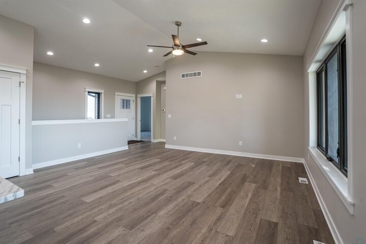 Property Photo:  708 17th St SE  IA 51041 