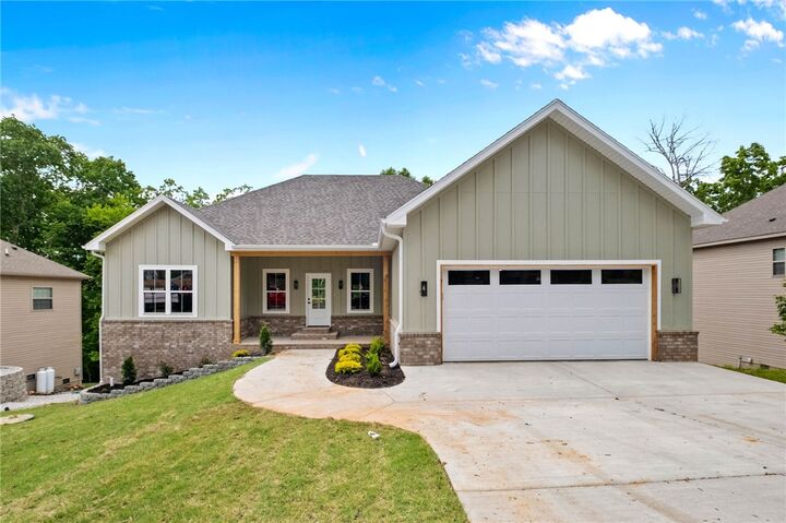 Property Photo:  40 Radcliffe Drive  AR 72714 