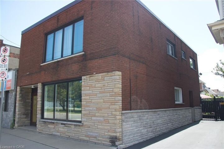 Property Photo:  1476 Barton Street E  ON L8H 2W9 
