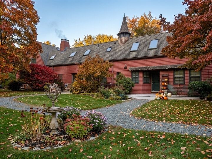 Property Photo:  76 Ober Rd 76  MA 02459 