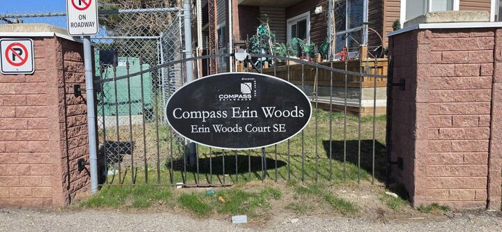 Property Photo: 73 Erin Woods Court SE 1206 AB T2B 3V2