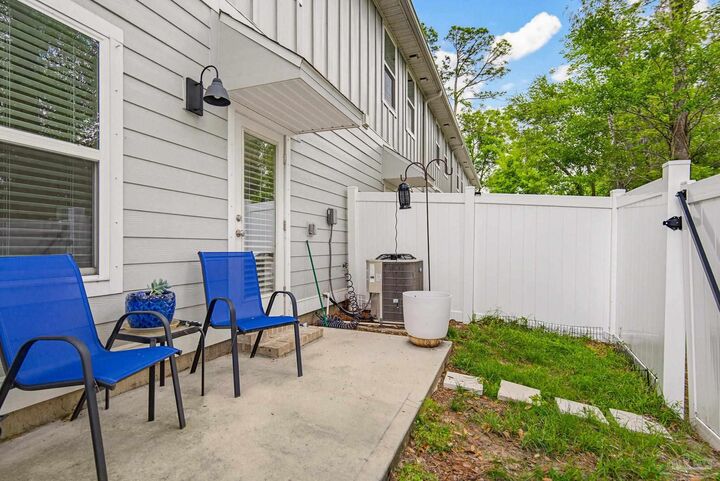 Property Photo:  8928 Brigade Trl  FL 32534 
