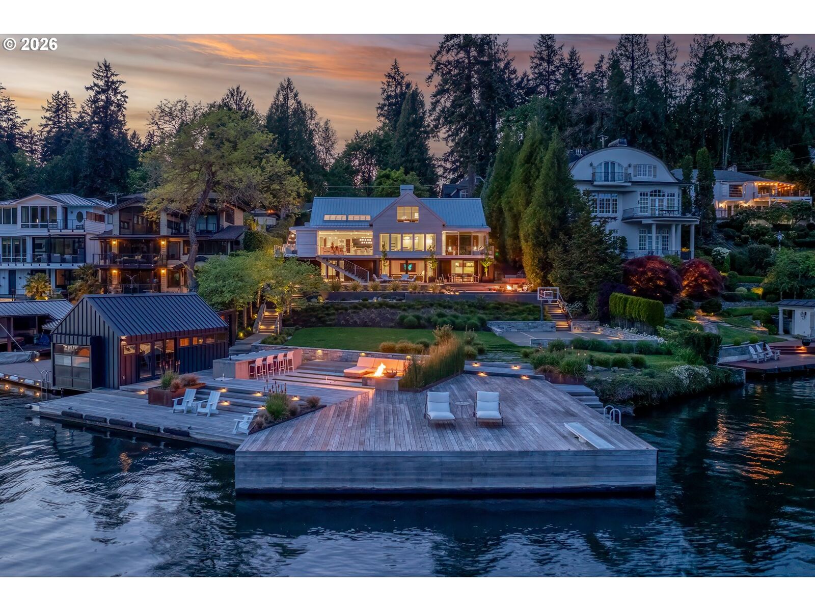 Property Photo: 2600 Summit Dr OR 97034