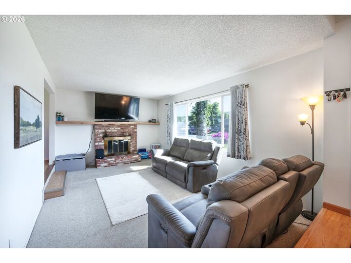 Property Photo:  690 71st St  OR 97478 