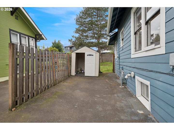 Property Photo:  3137 NE 70th Ave  OR 97213 
