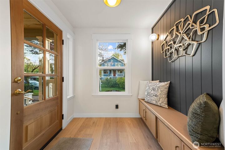Property Photo: 508 22nd Avenue E WA 98112