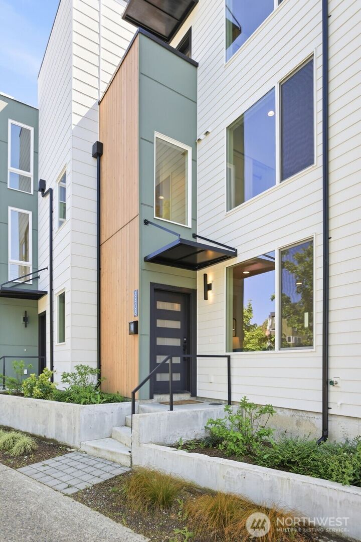 Property Photo:  6406  Fauntleroy Way SW  WA 98136 