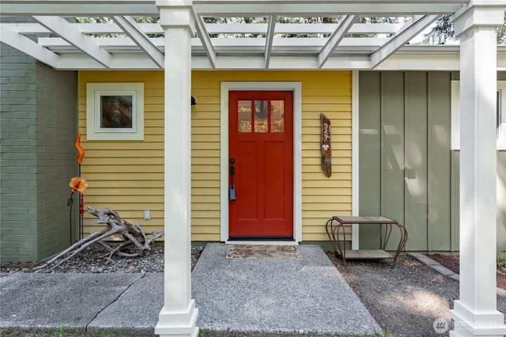 Property Photo:  924 W Herron Boulevard NW  WA 98349 
