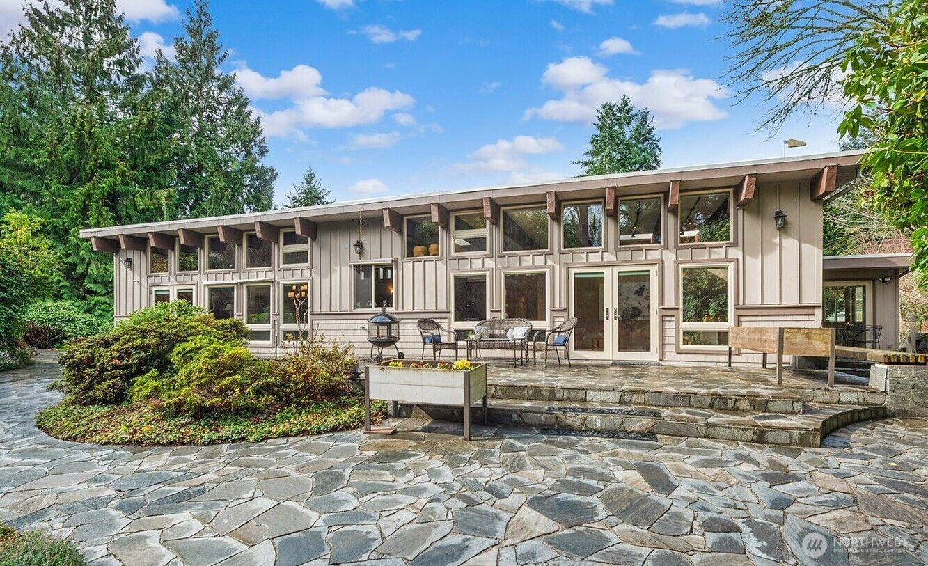 Property Photo:  16  Cascade Key  WA 98006 