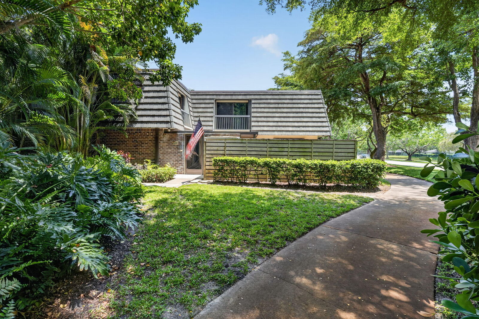 Property Photo:  527 5th Terrace  FL 33418 