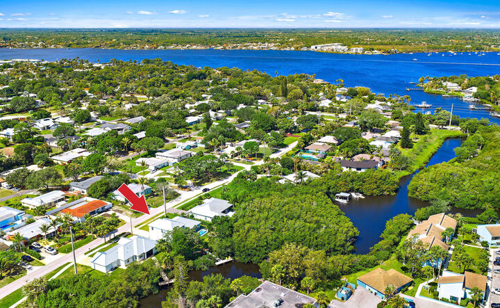 Property Photo:  228 SW Indian Groves Drive  FL 34994 