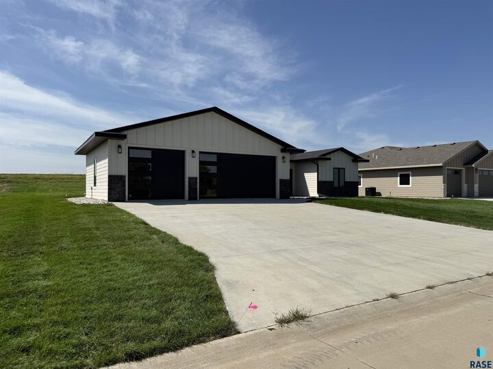 Property Photo:  603 Mill Pond Rd  IA 51246 