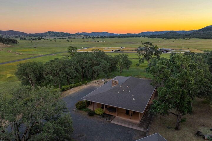 Property Photo:  17205 Black Oak Hill Drive  CA 95461 