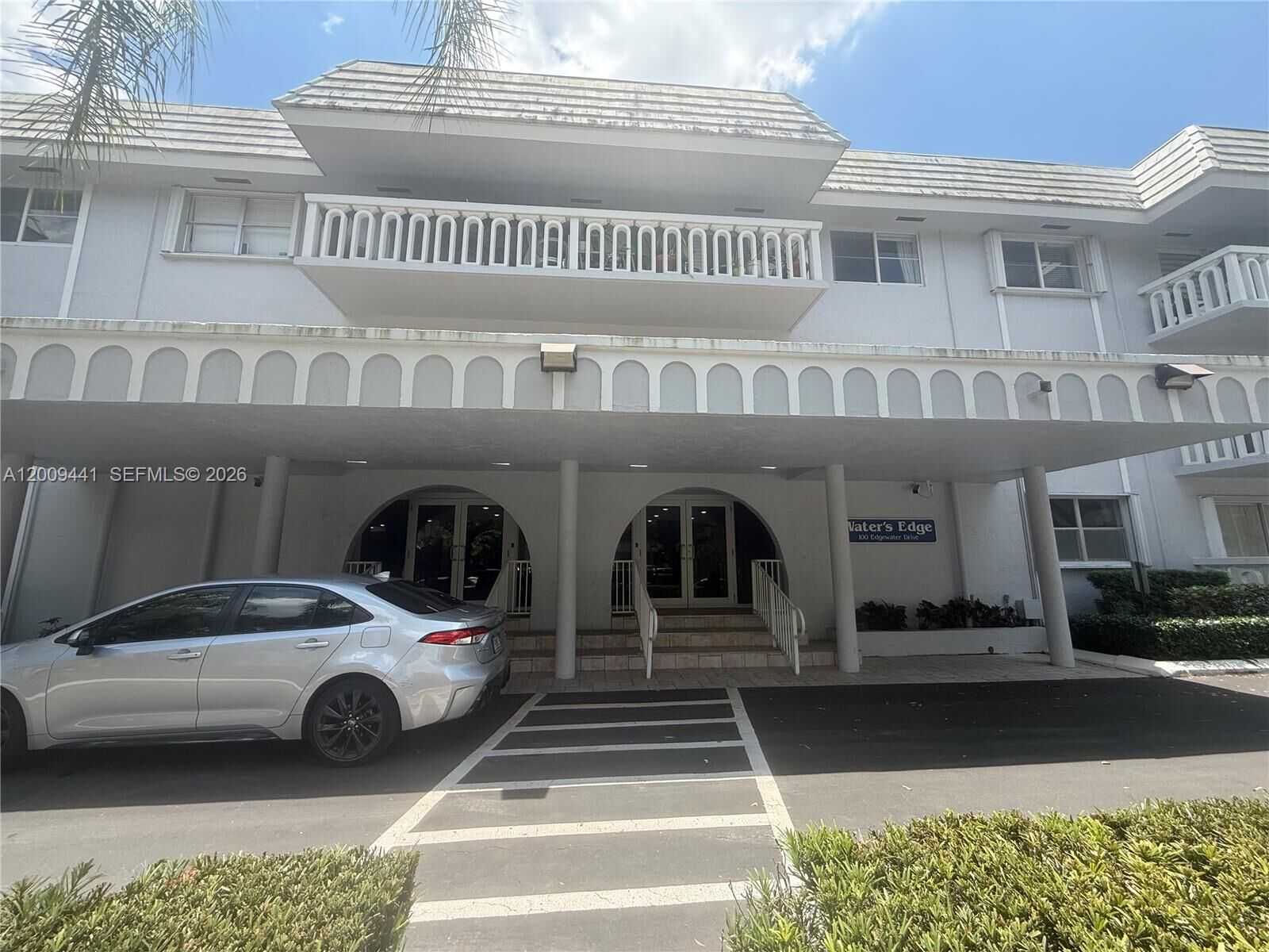 Property Photo:  100 Edgewater Dr 236  FL 33133 