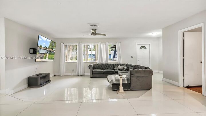 Property Photo:  9511 NW 8th St  FL 33024 