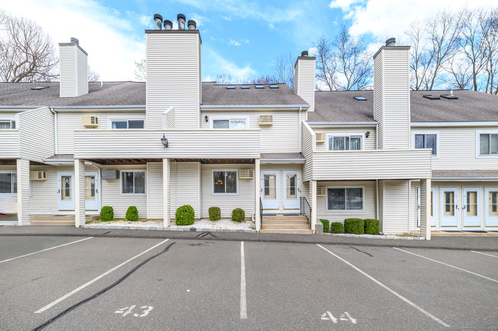 Property Photo:  2-A Jeanette Road 43  CT 06811 