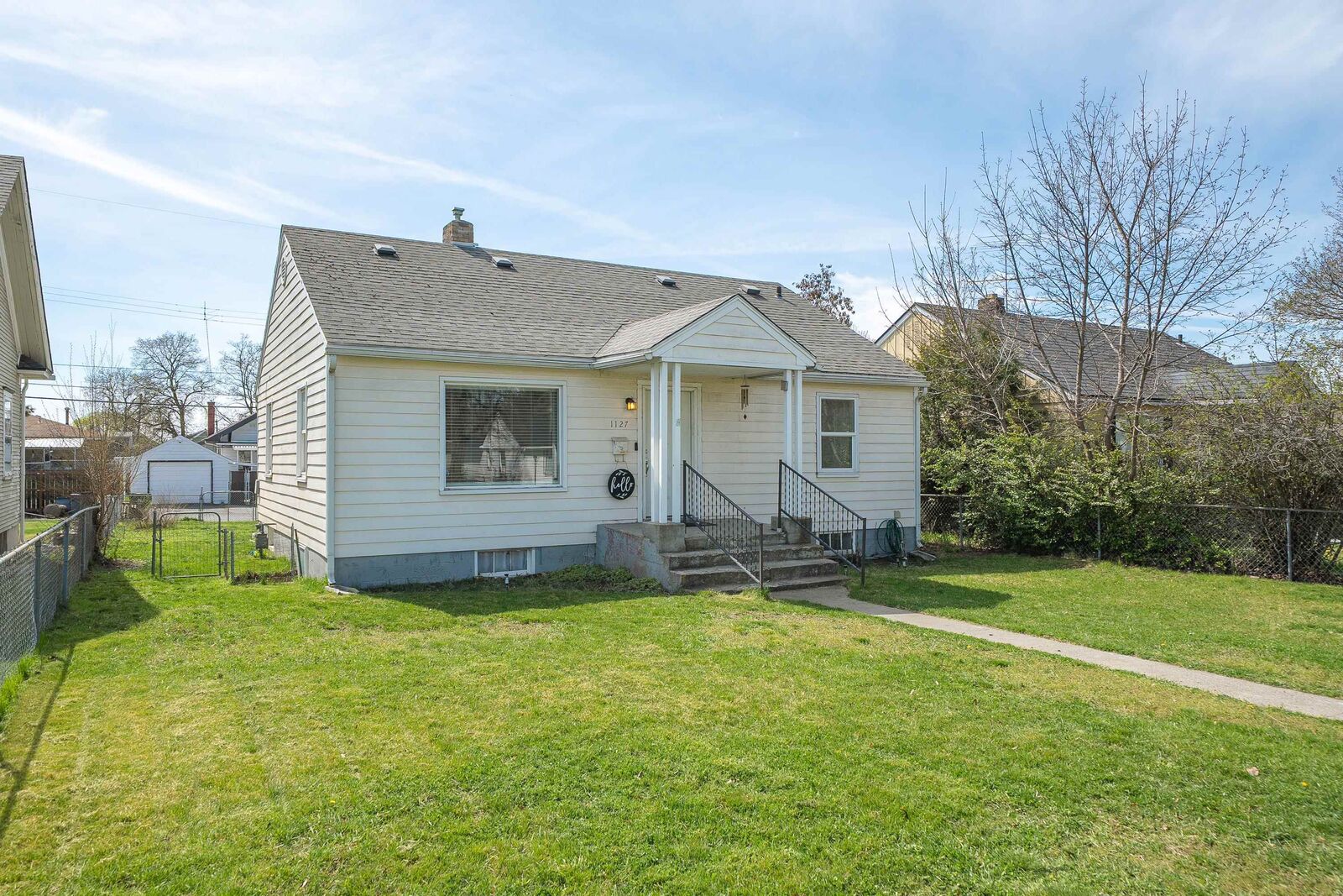 Property Photo:  1127 W Kiernan Ave  WA 99205 