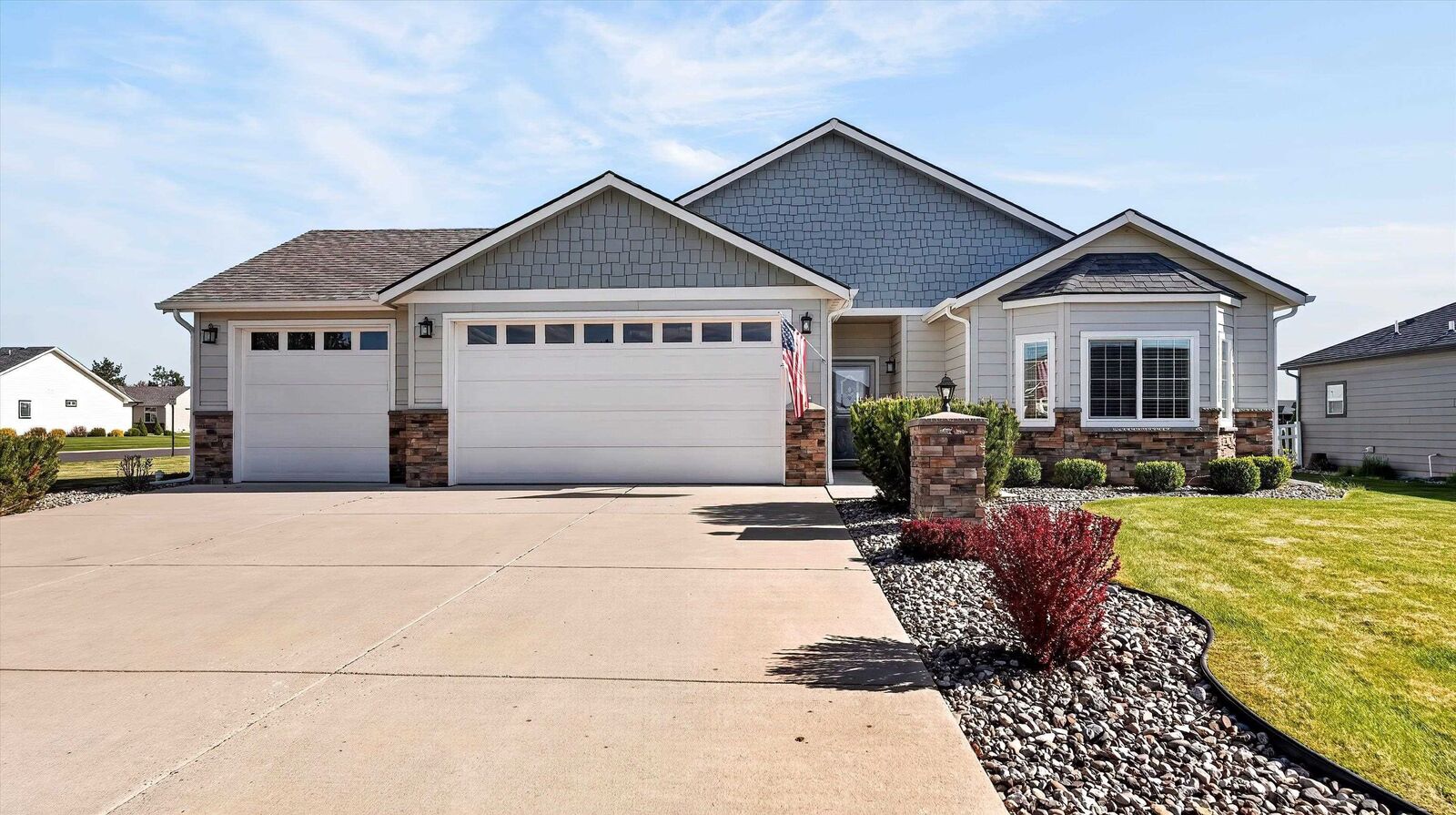Property Photo:  1432 E Sawgrass Ln  WA 99006 