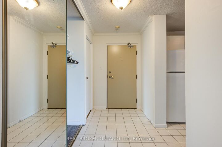Property Photo: 45 Pond Mills Road 803 ON N5Z 4W5