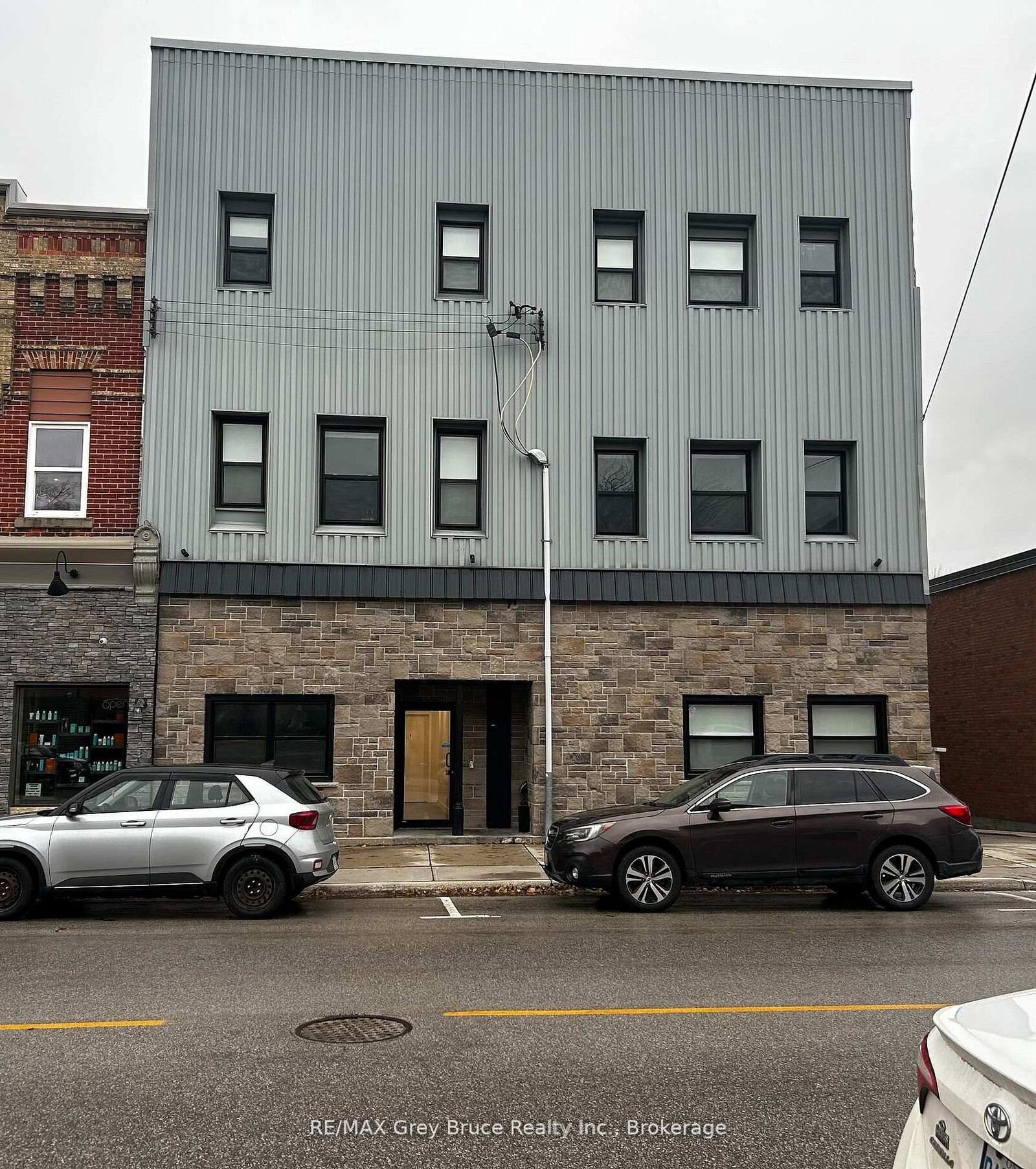 Property Photo:  39 1st Avenue S Unit 4  ON N0G 1L0 