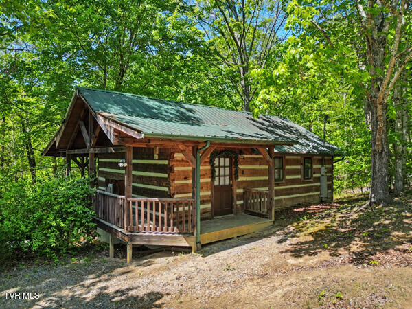 Property Photo:  2208 Lake View Lane  TN 37876 