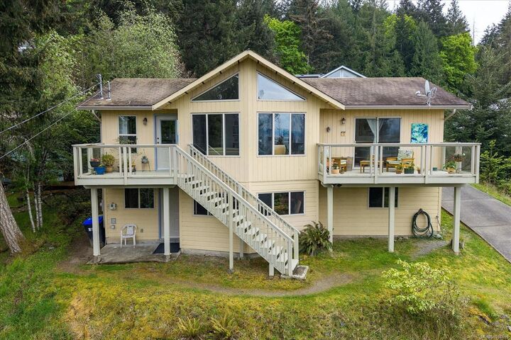 3122 Dolphin Dr — photo 1