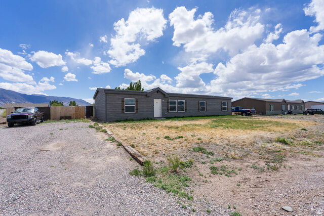 Property Photo:  493 W 300 N  UT 84754 