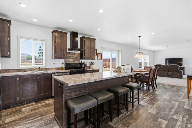 Property Photo: 493 W 300 N UT 84754
