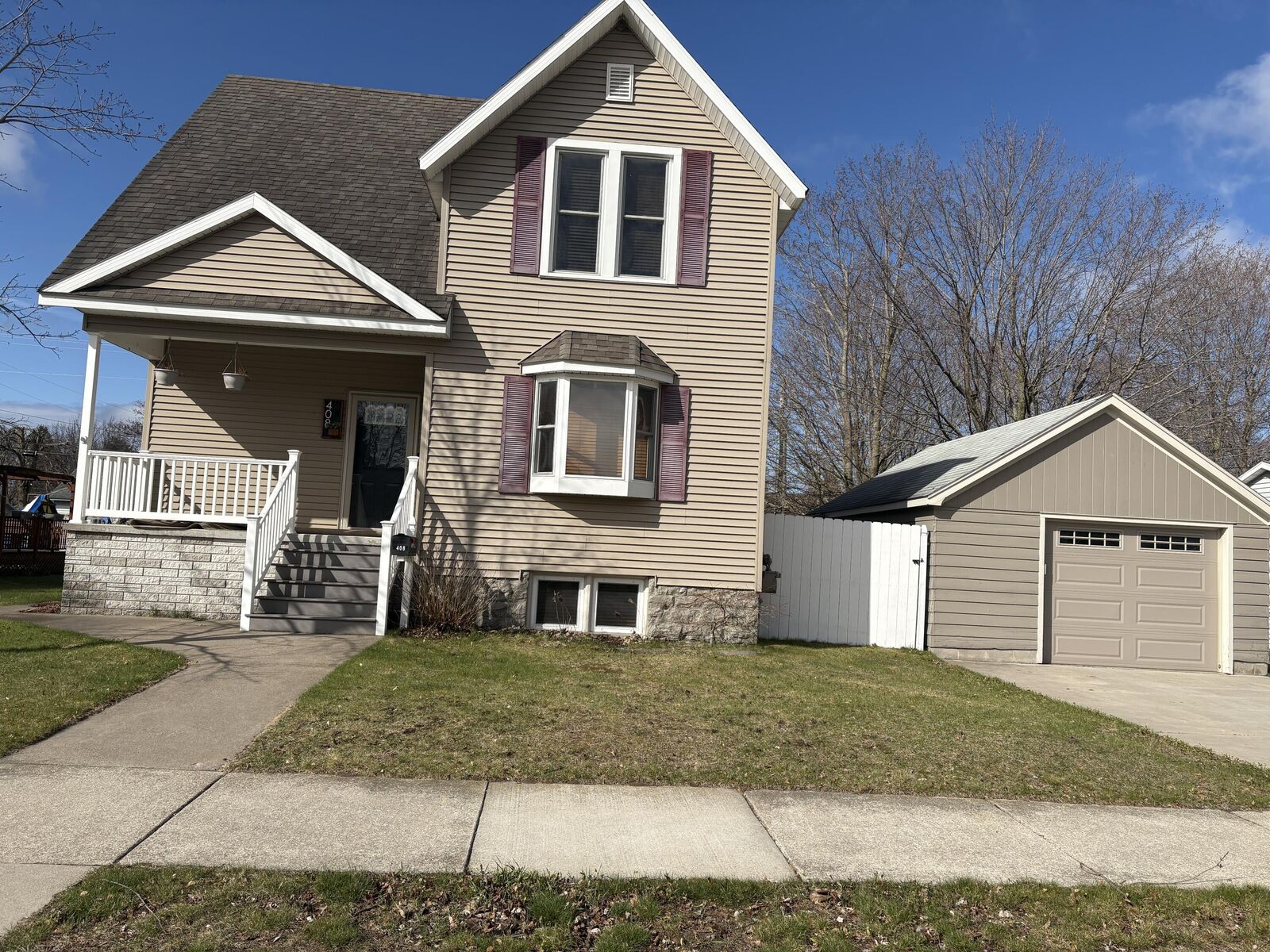 Property Photo:  408 West Lincoln Street  MI 49707 