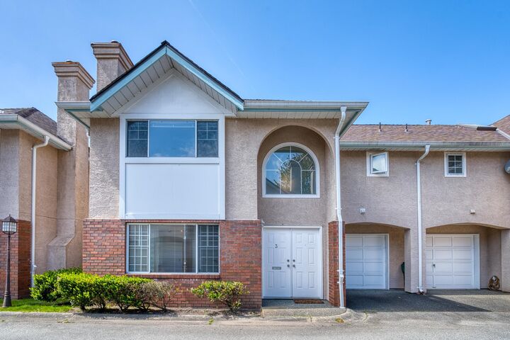 Property Photo: 8280 Bennett Road 3 BC V6Y 1N5