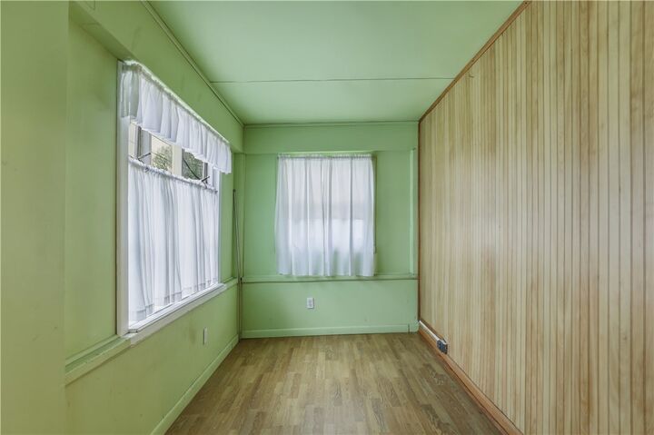 Property Photo:  719 Seneca Place  NY 14904 