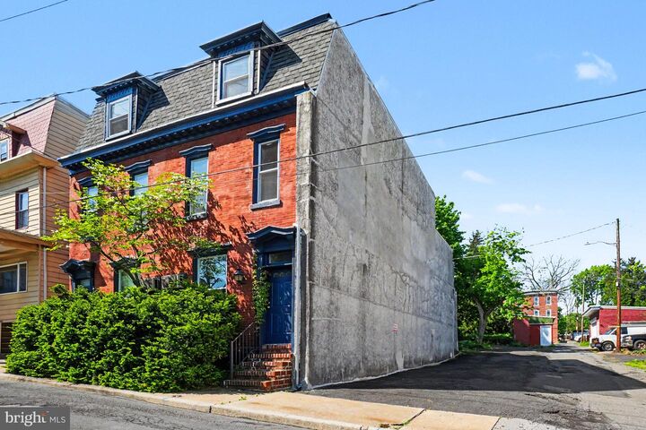 Property Photo:  9 N 6th Street  PA 17901 