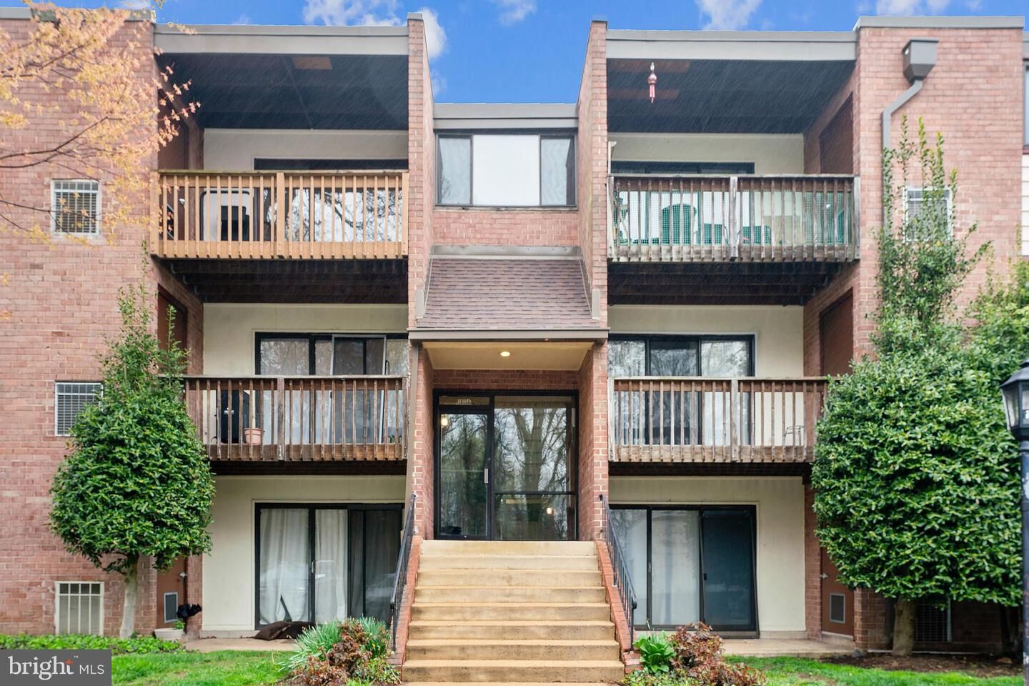 Property Photo:  10724 W West Drive 204  VA 22030 