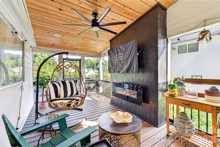 Property Photo:  6220 Sharon Road  NC 28210 