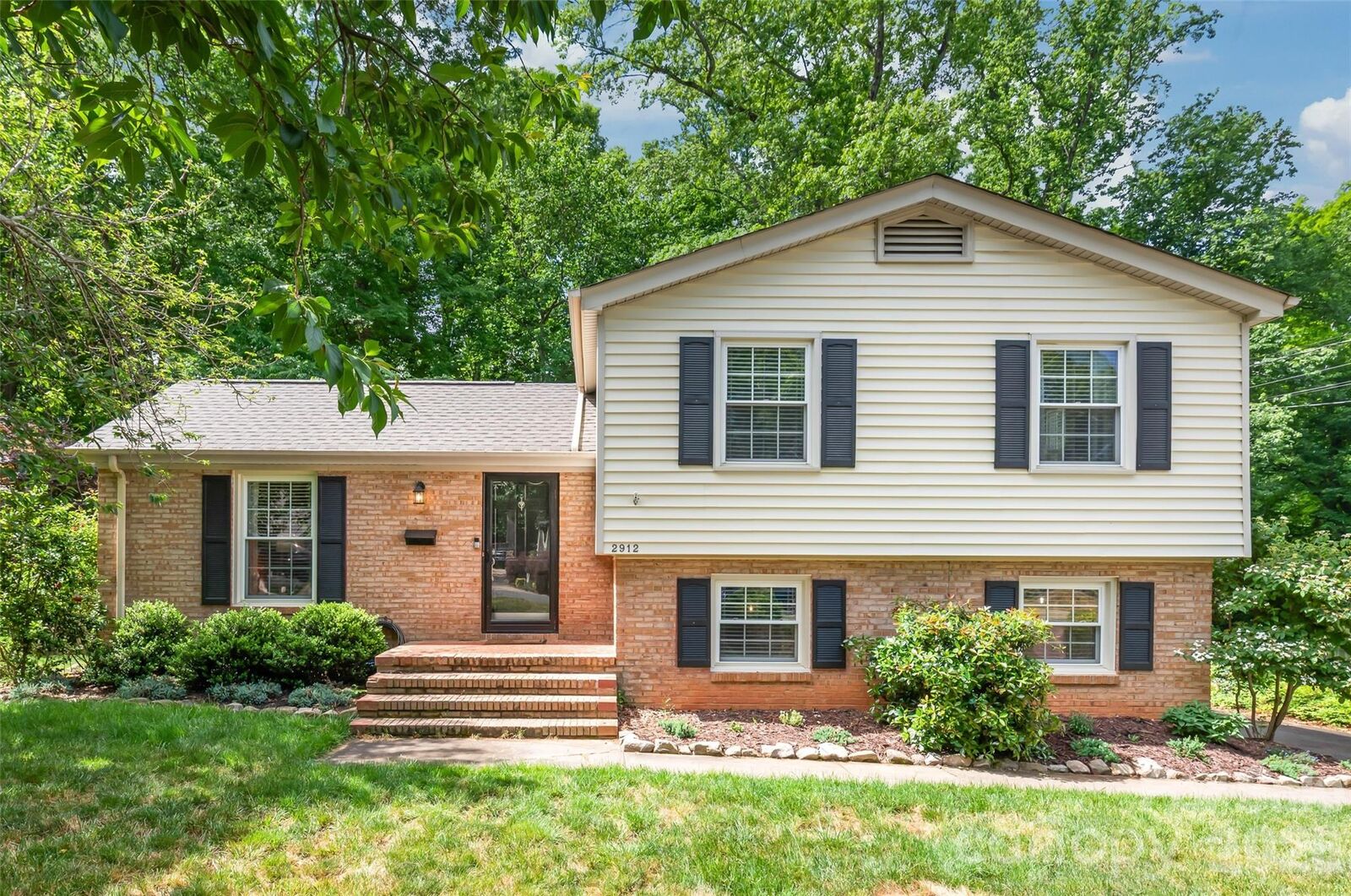 Property Photo:  2912 Spring Valley Road  NC 28210 