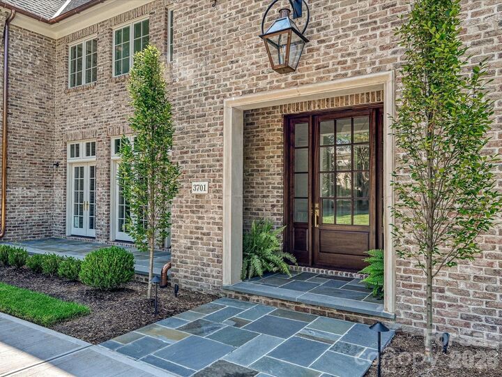 Property Photo:  3701 Pelham Lane  NC 28211 
