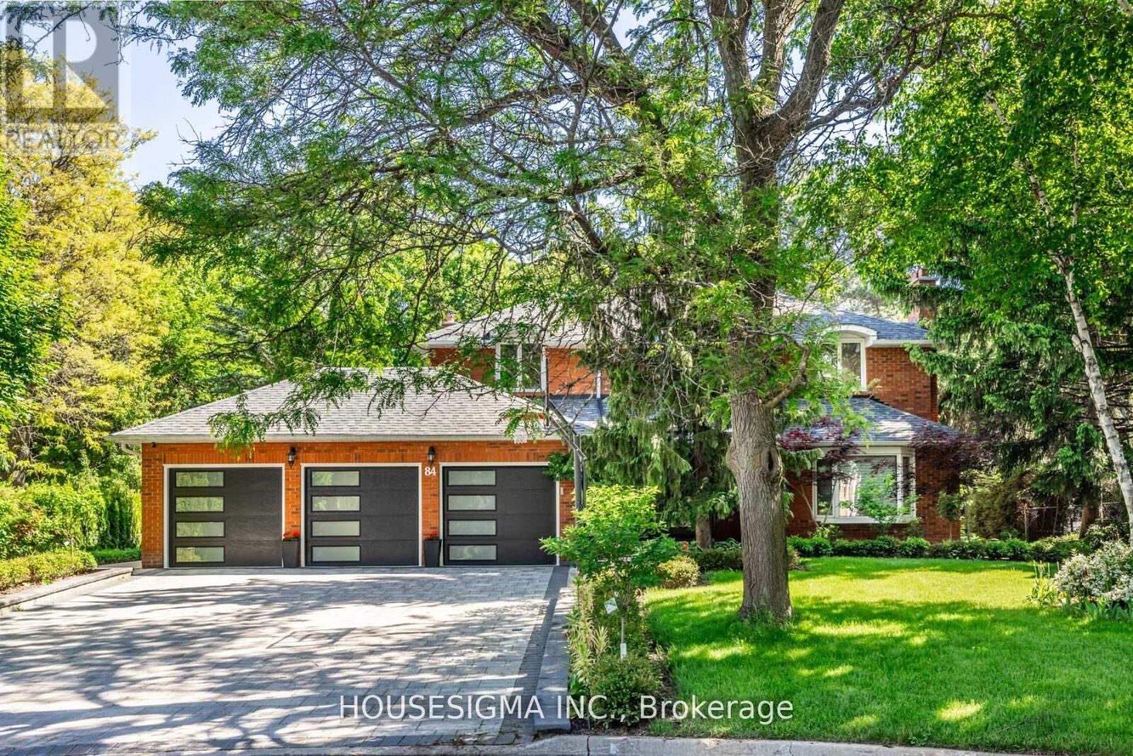 Property Photo:  84 Cambridge Crescent  ON L4C 6G2 