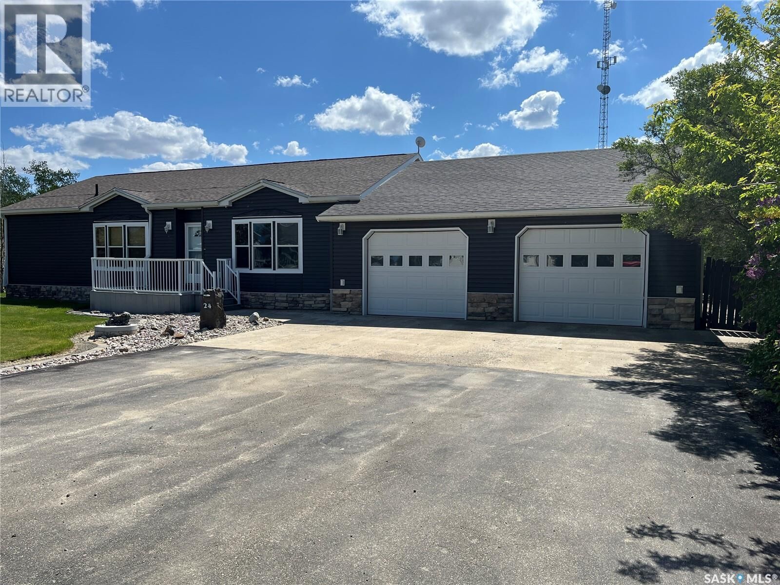 Property Photo:  24 Hall Street  SK S0C 1H0 