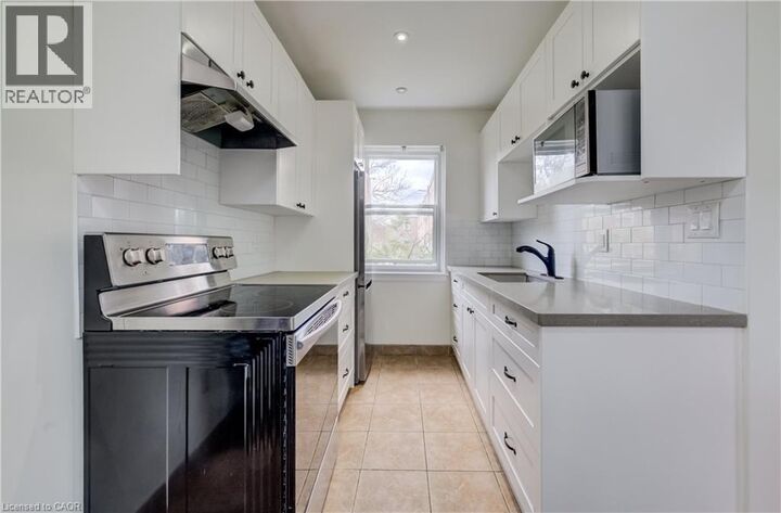 Property Photo:  137 Emerald Street South 25  ON L8N 2V4 