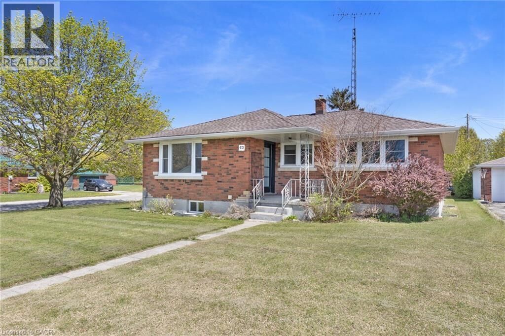 Property Photo:  433 Northern Avenue  ON N4B 2R7 