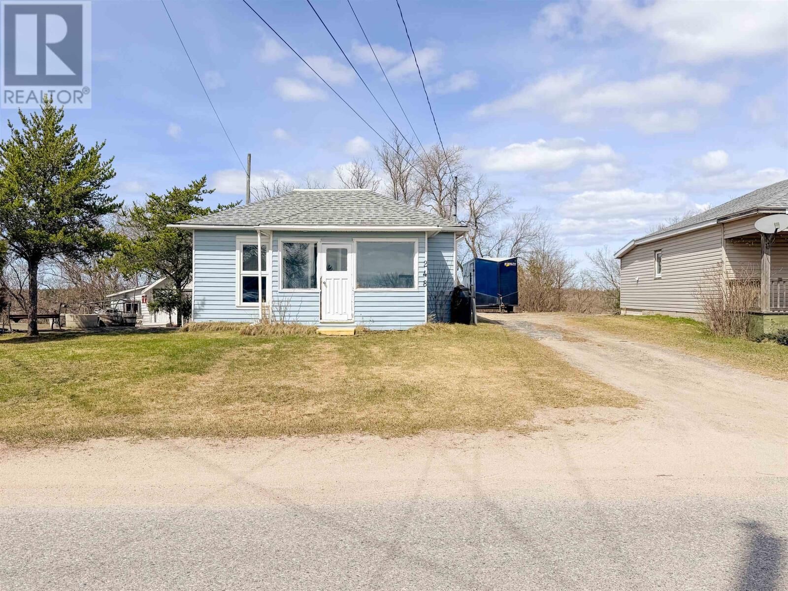 Photo de la propriété:  248 Government Road  ON P0X 1C0 