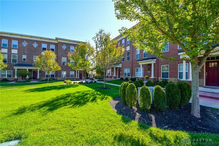 Property Photo:  504 Brownstone Row  OH 45066 