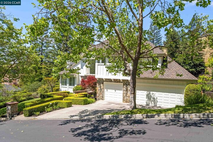 Property Photo:  4249 Golden Oak Ct  CA 94506 