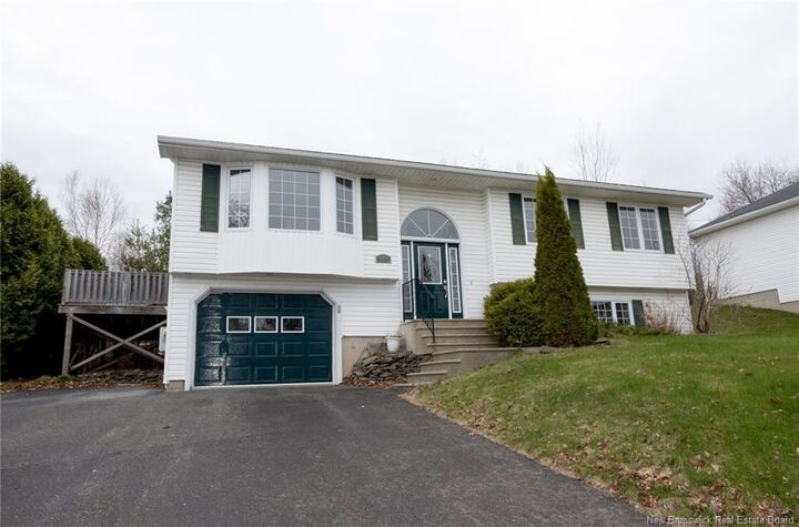 372 Kimble Drive — photo 1